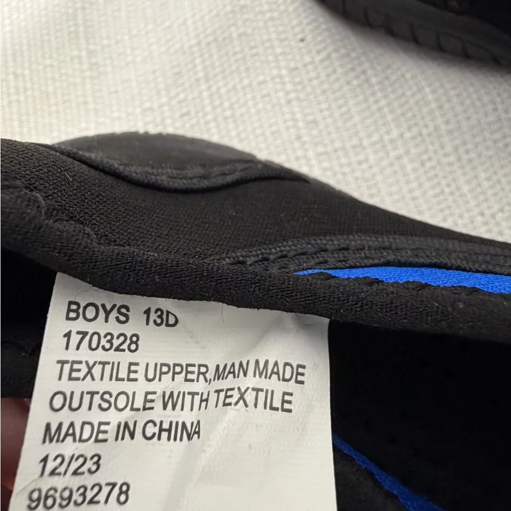 O’rageous Water Shoes  Boys Size 13 Blue Black New With Tags(B111)&✨